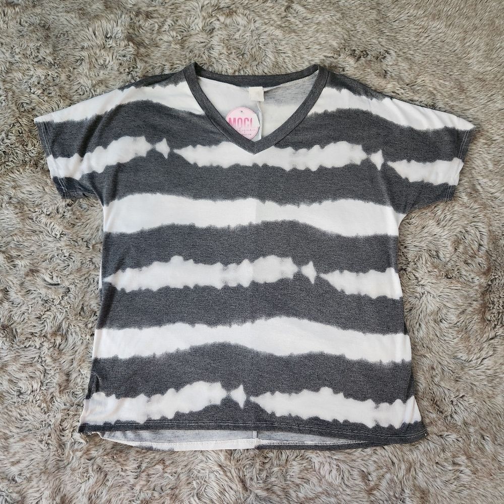 Sew in Love Tie Dye Striped Short Sleeve V-Neck T-shirt Gray Women's Medium